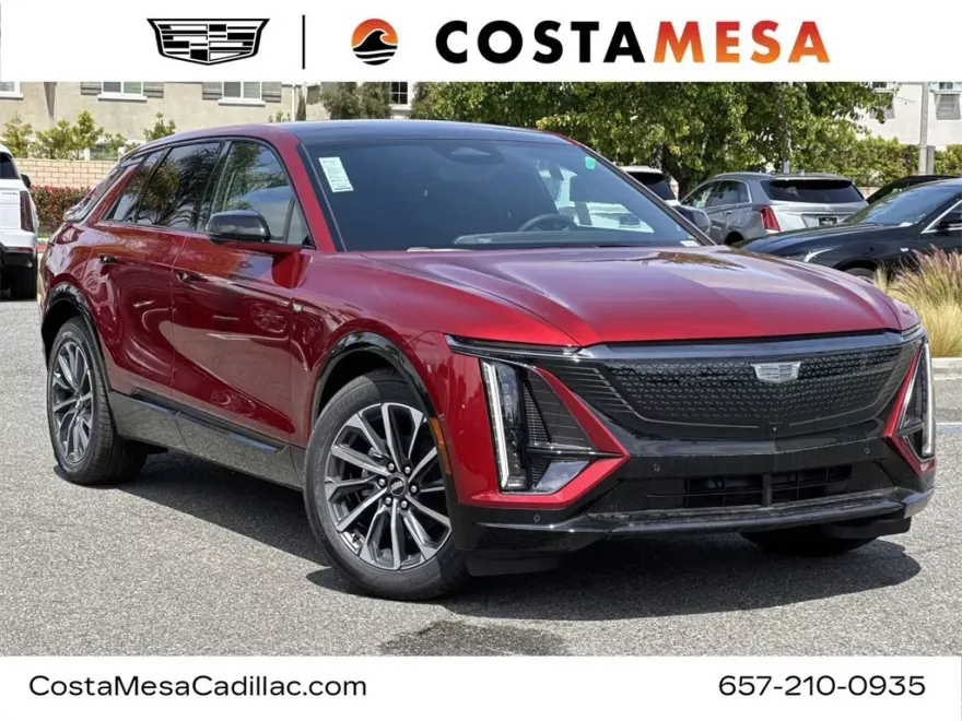 2025 Cadillac Lyriq Sport photo 1
