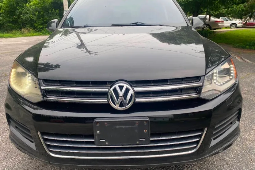 2012 Volkswagen Touareg V6 FSI TDI Hybrid photo 1
