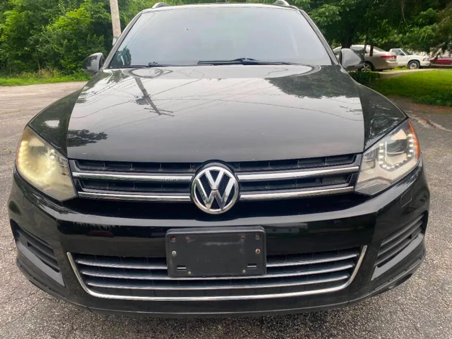 2012 Volkswagen Touareg V6 FSI TDI Hybrid photo 1