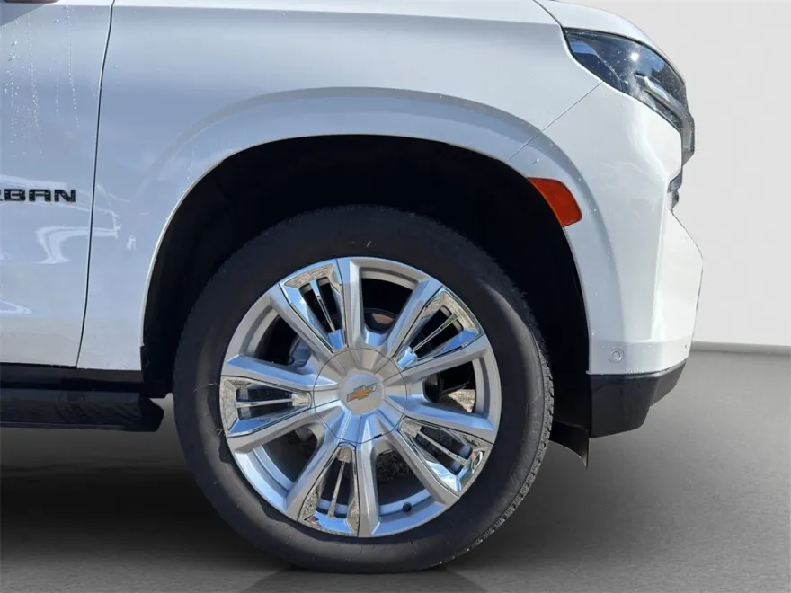 2024 Chevrolet Suburban High Country photo 1
