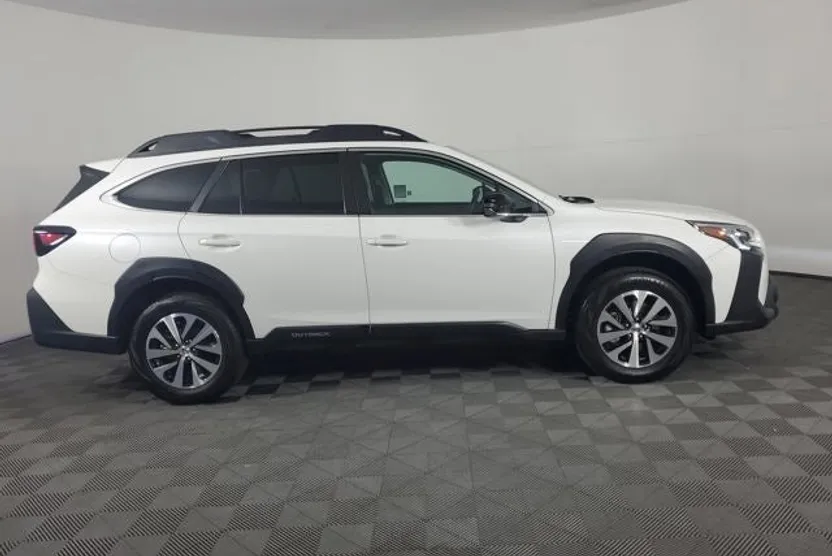 2024 Subaru Outback Premium photo 1