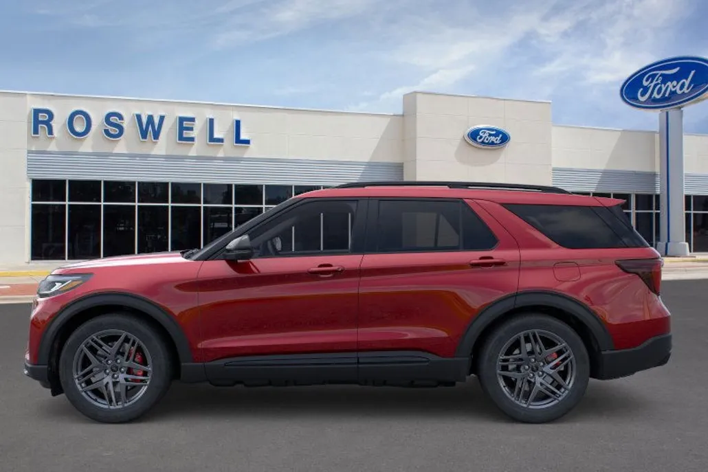 2025 Ford Explorer ST photo 1