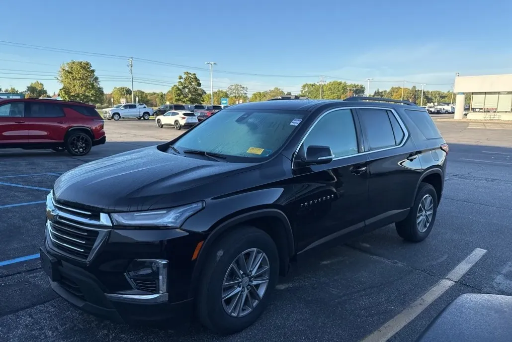 2023 Chevrolet Traverse Cloth photo 1