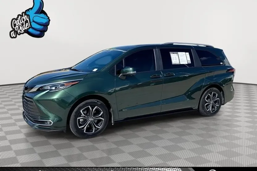2025 Toyota Sienna Platinum photo 1