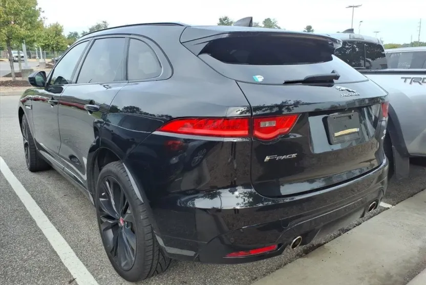 2020 Jaguar F-PACE S photo 1