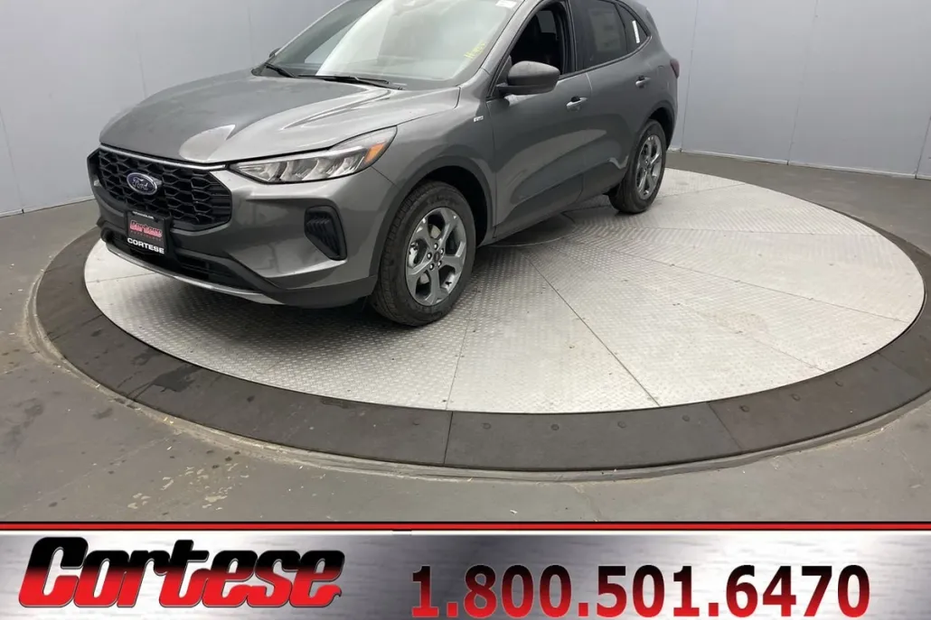 2025 Ford Escape ST-Line photo 1