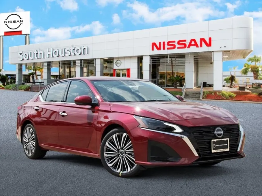 2025 Nissan Altima SL photo 1