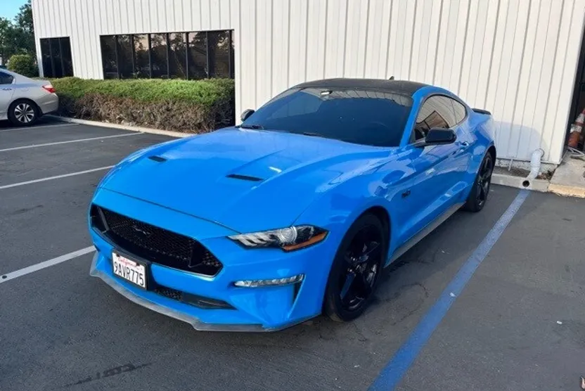 2022 Ford Mustang GT photo 1