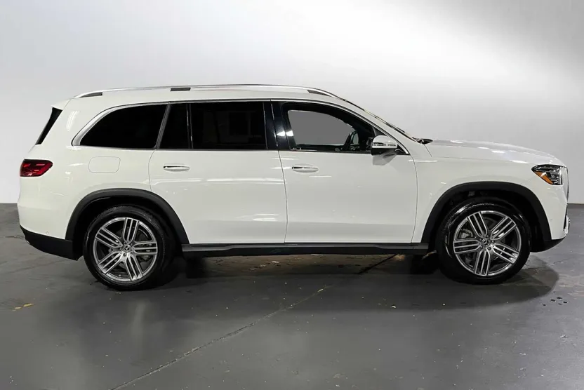 2024 Mercedes Benz GLS 450 photo 1
