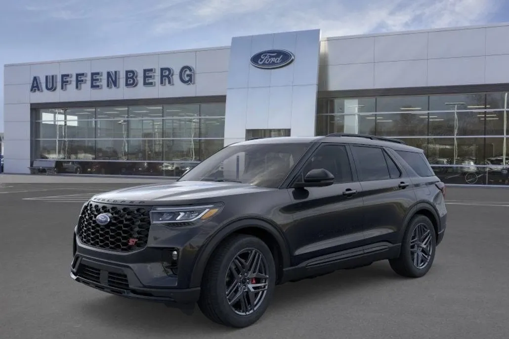 2025 Ford Explorer ST photo 1