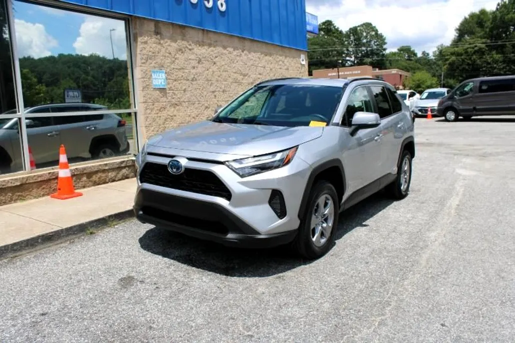 2023 Toyota RAV4 Hybrid LE photo 1