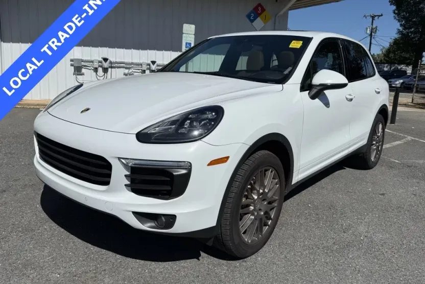 2016 Porsche Cayenne S photo 1