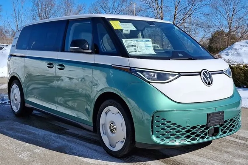 2025 Volkswagen ID. Buzz photo 1