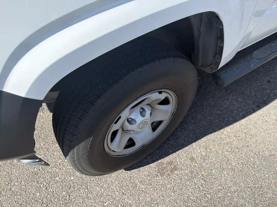 2017 Toyota Tacoma SR Access Cab photo 1