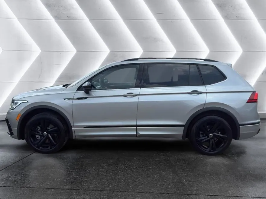 2024 Volkswagen Tiguan SE R-Line Black photo 1