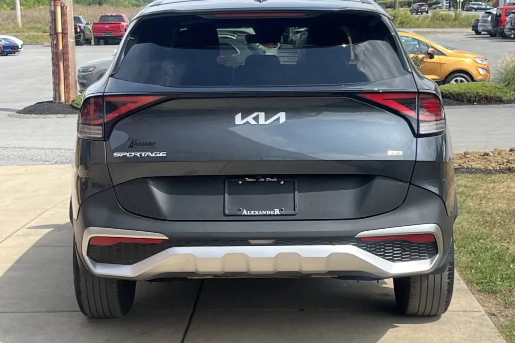 2023 Kia Sportage LX photo 1