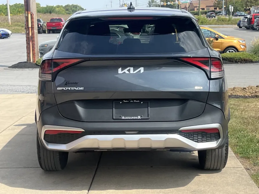 2023 Kia Sportage LX photo 1