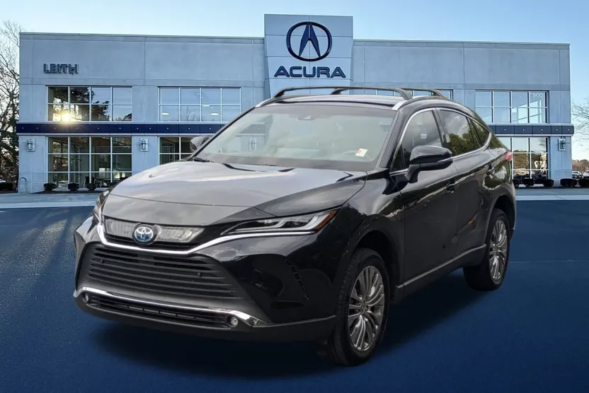 2024 Toyota Venza XLE photo 1
