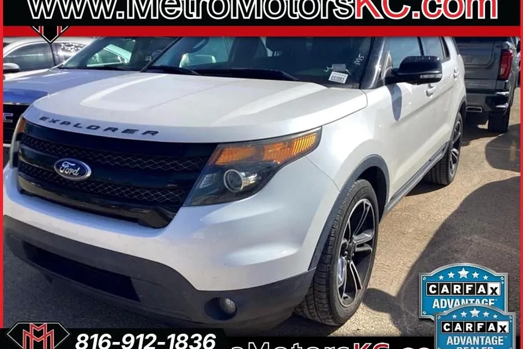 2015 Ford Explorer Sport photo 1