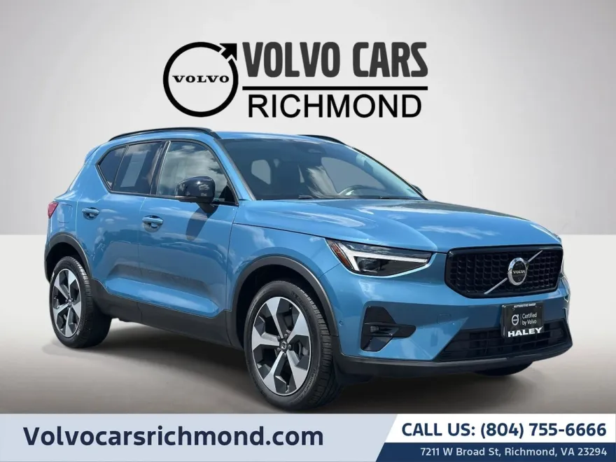 2025 Volvo XC40 Plus photo 1