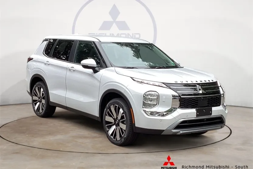 2025 Mitsubishi Outlander SE Ralliart photo 1