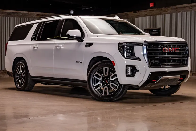 2023 Gmc Yukon XL AT4 photo 1
