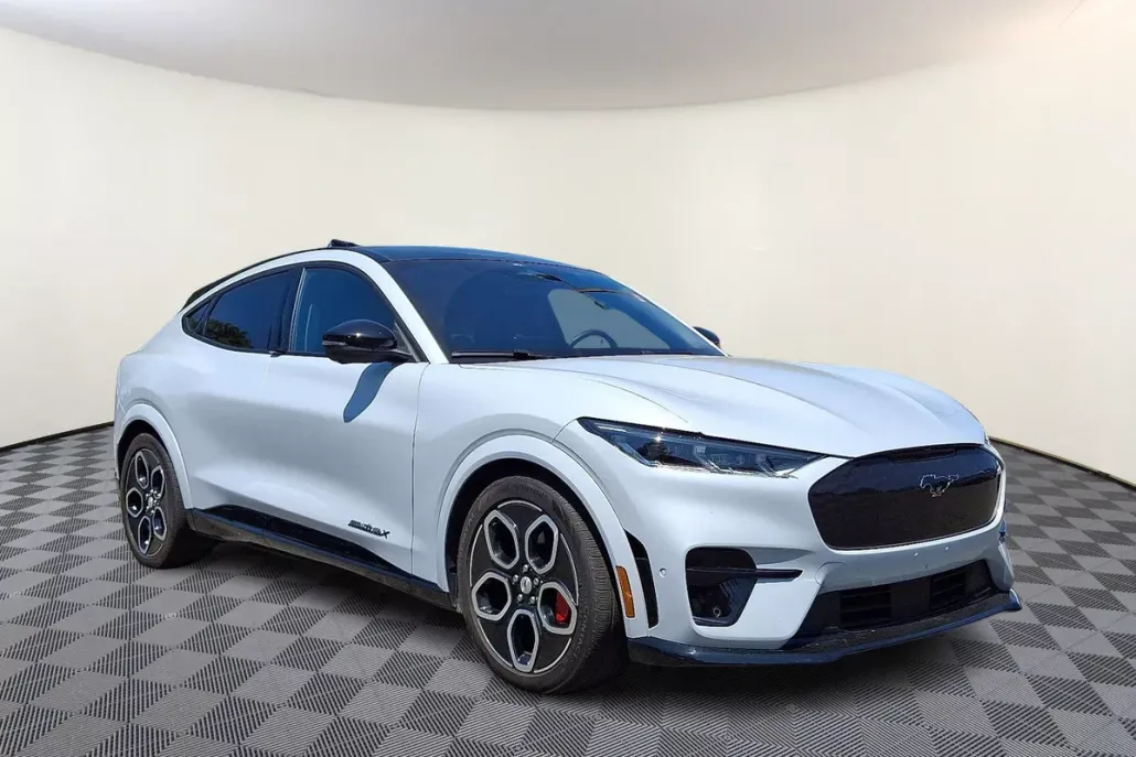 2023 Ford Mustang Mach-E GT photo 1