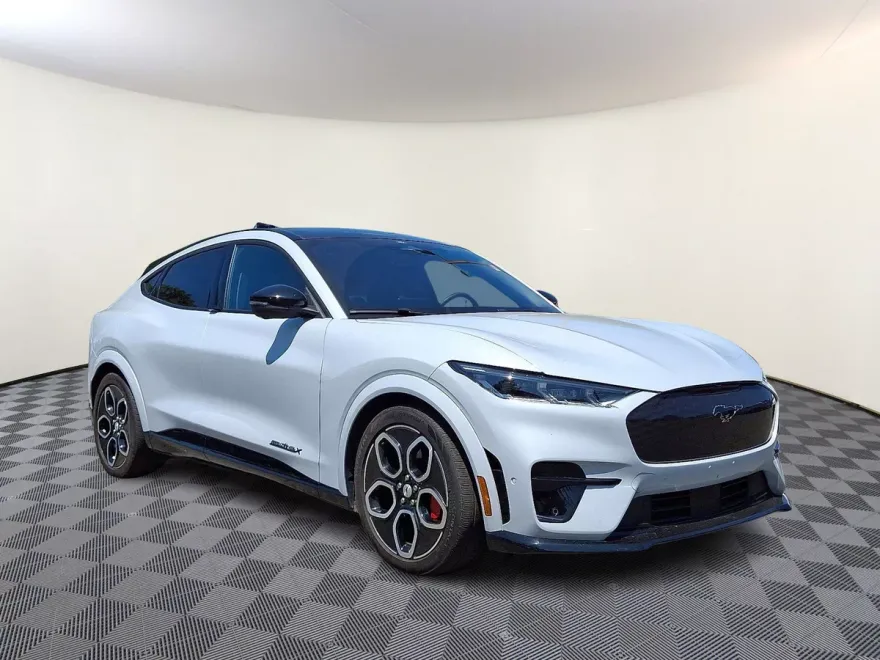 2023 Ford Mustang Mach-E GT photo 1