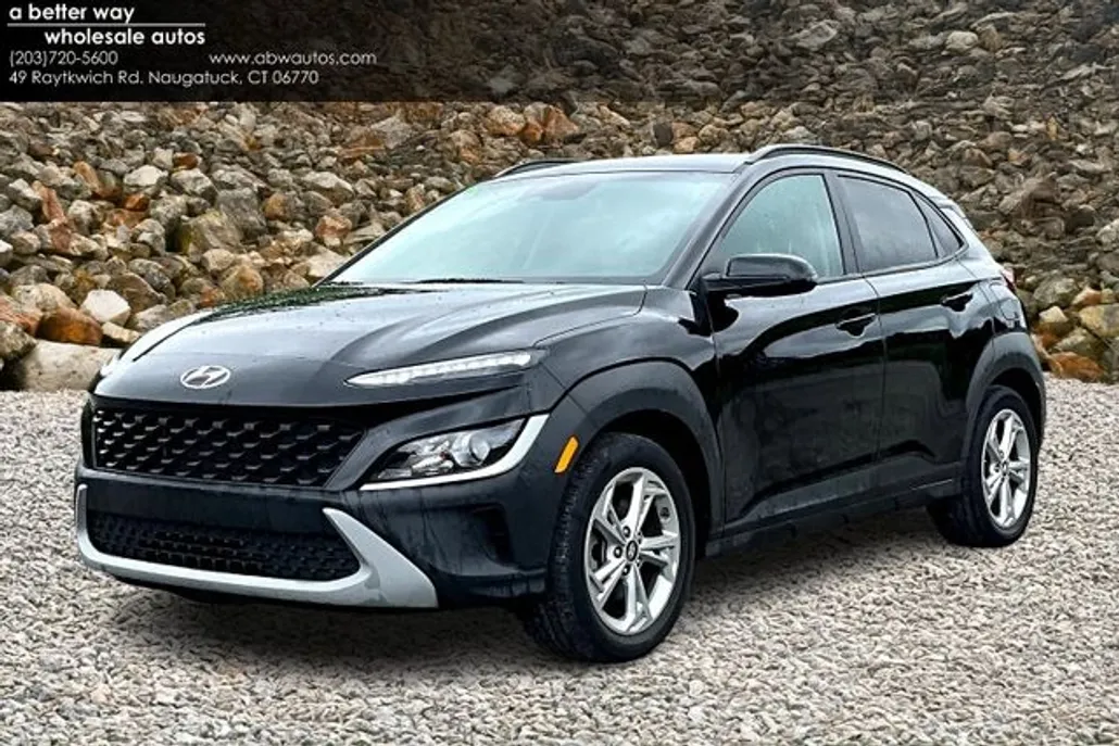 2022 Hyundai Kona SEL photo 1