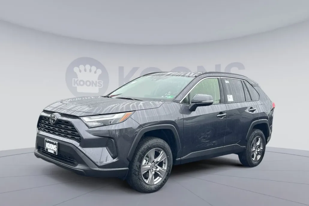 2025 Toyota RAV4 XLE photo 1