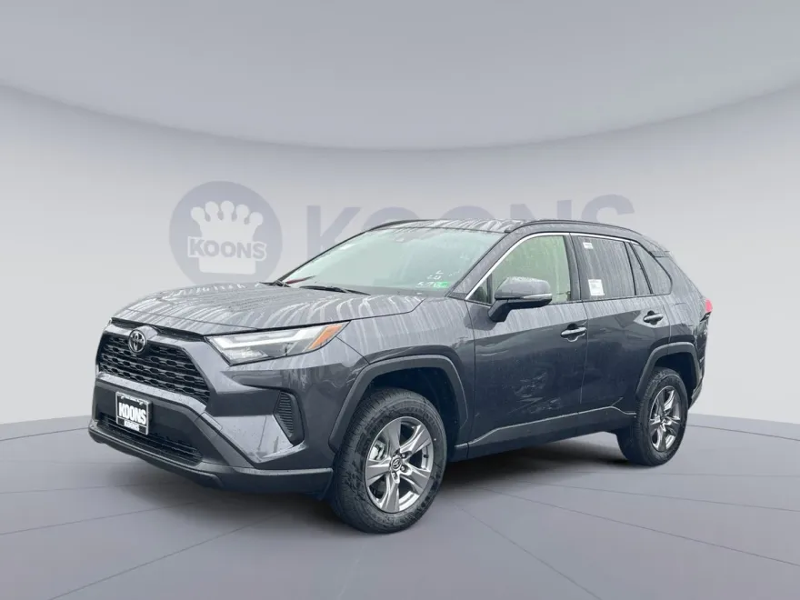 2025 Toyota RAV4 XLE photo 1