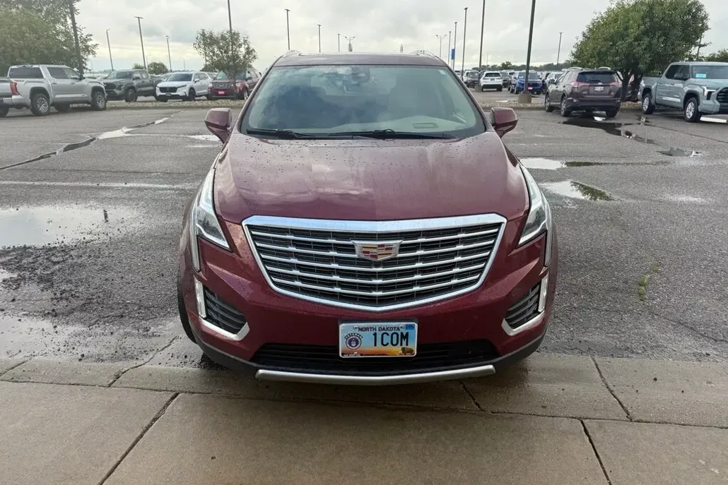 2017 Cadillac XT5 Platinum photo 1