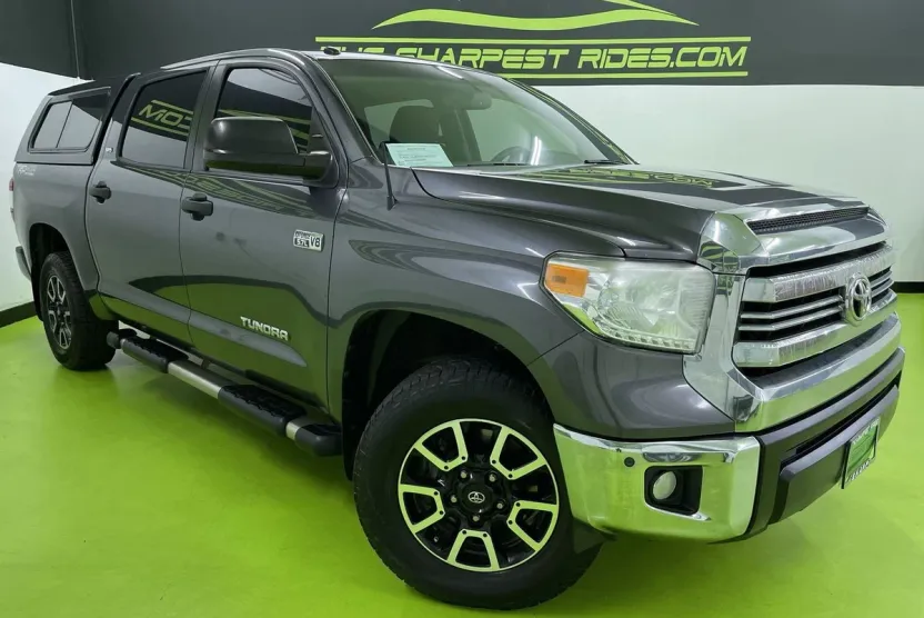 2017 Toyota Tundra SR5 photo 1