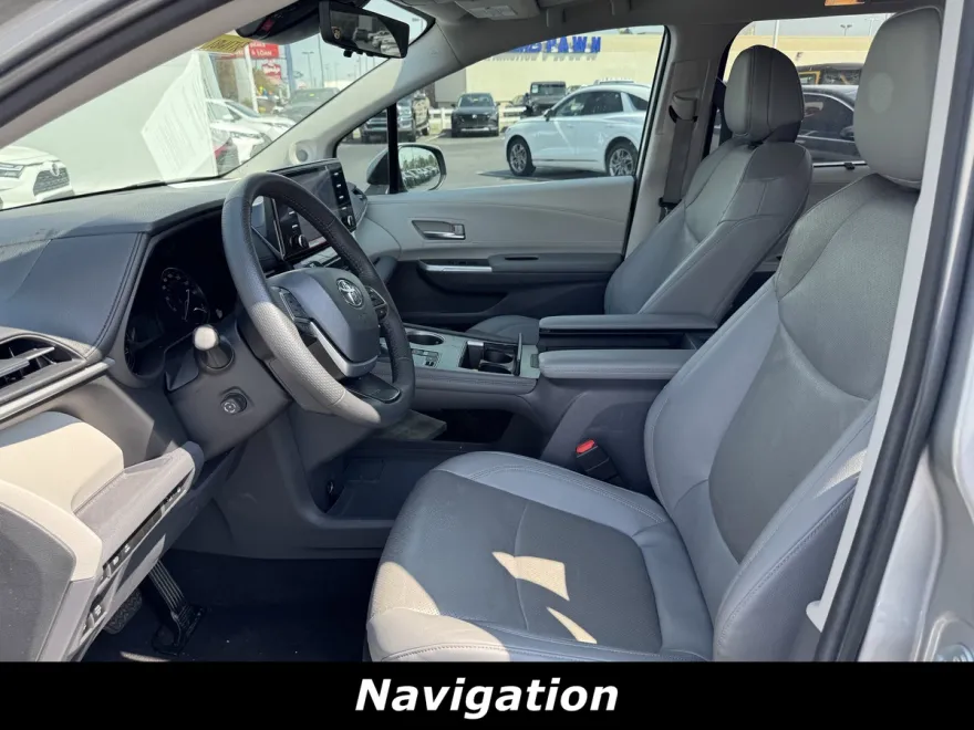 2024 Toyota Sienna Limited photo 1