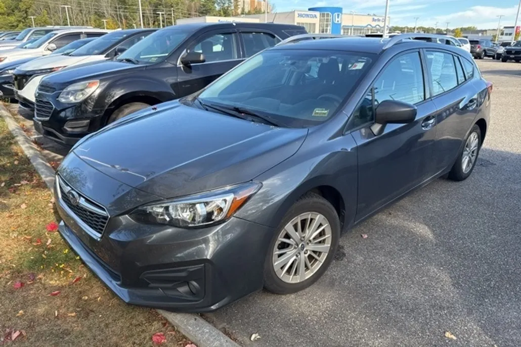 2018 Subaru Impreza 2.0i Premium photo 1