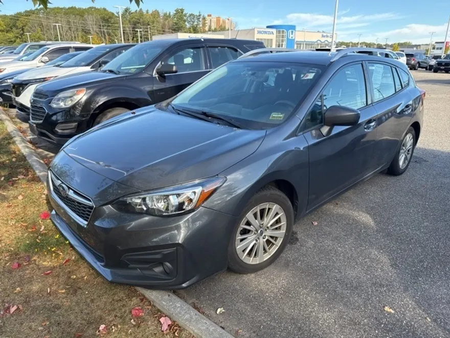 2018 Subaru Impreza 2.0i Premium photo 1