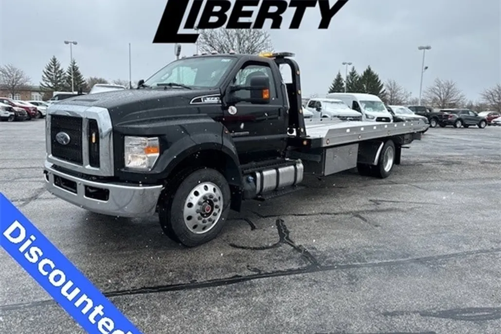 2024 Ford F-650 photo 1