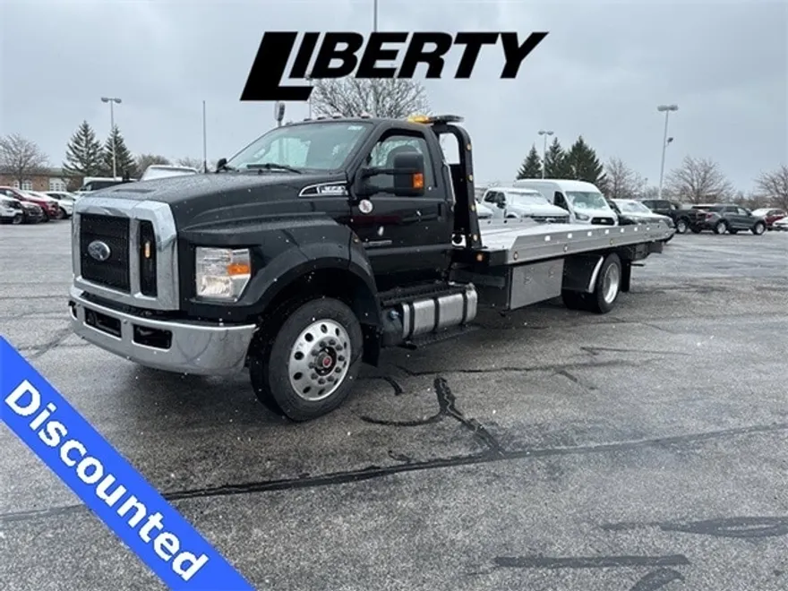 2024 Ford F-650 photo 1