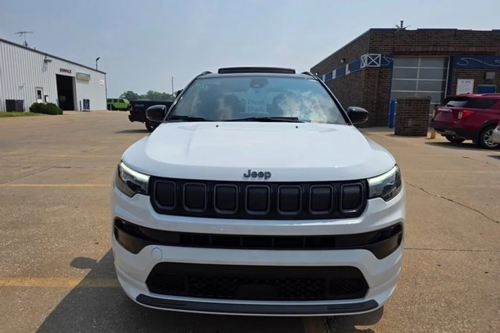 2022 Jeep Compass High Altitude photo 1
