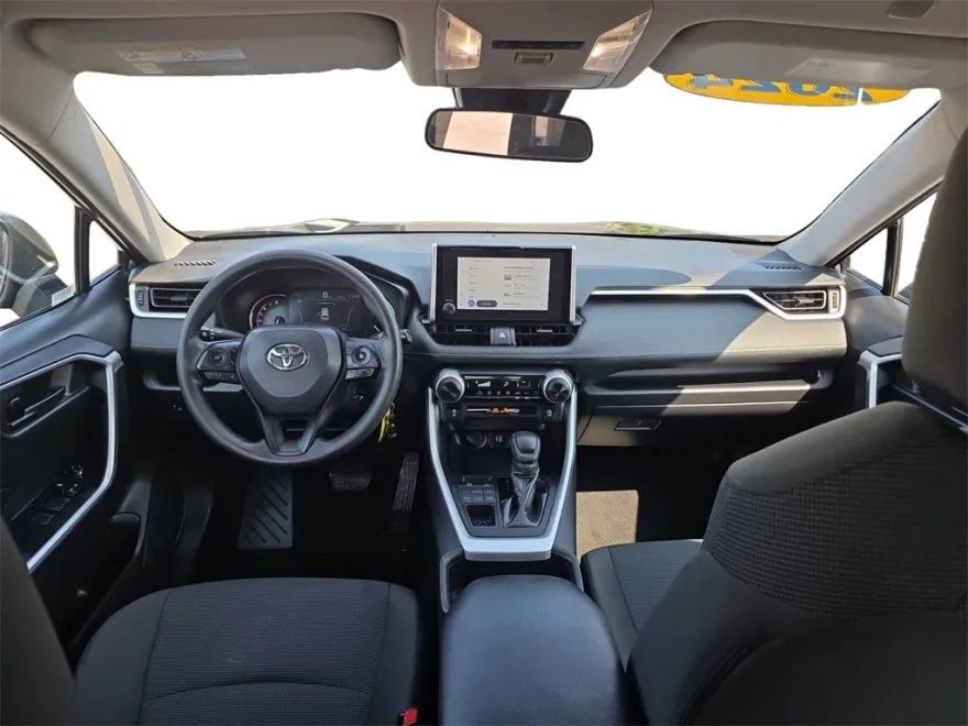 2024 Toyota RAV4 LE photo 1