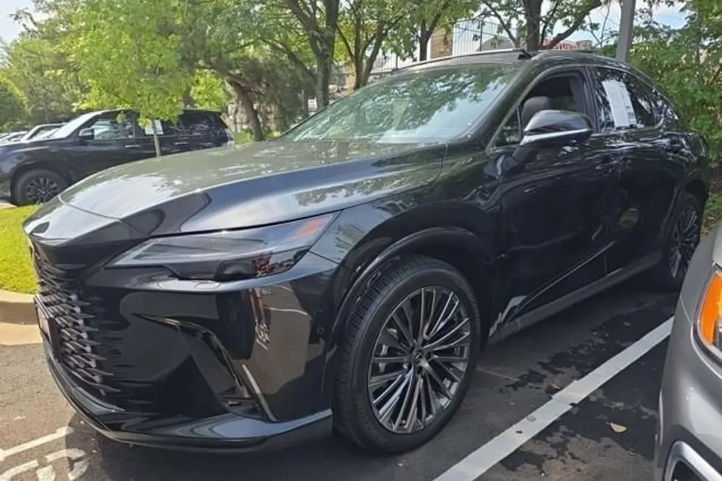 2024 Lexus RX 450h Luxury photo 1