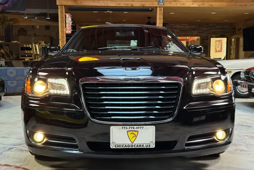 2013 Chrysler 300 S photo 1
