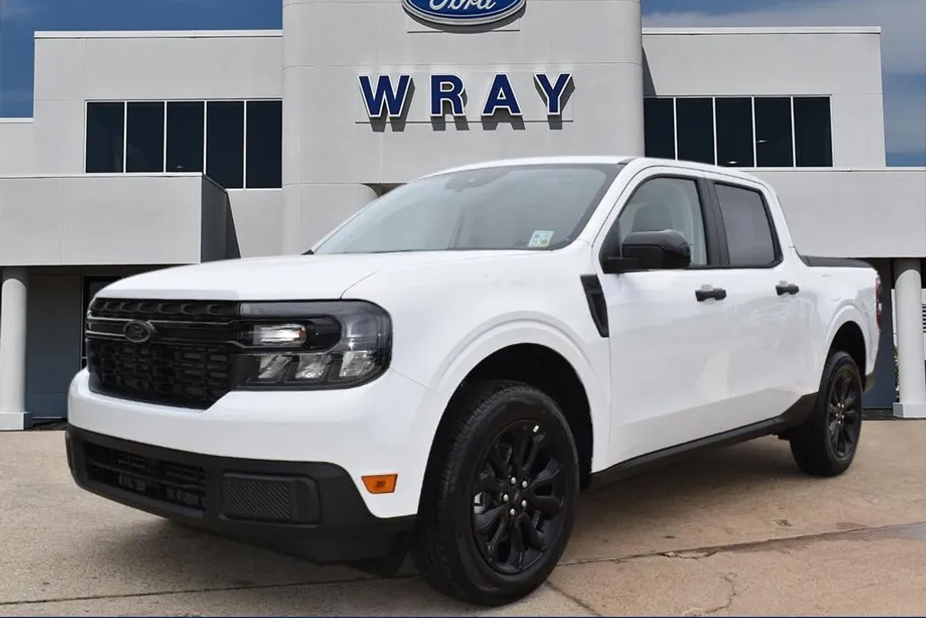 2024 Ford Maverick XLT photo 1