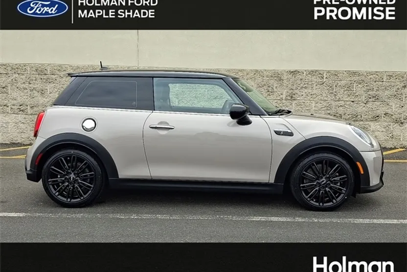 2024 Mini Cooper 2 Door Hardtop Signature photo 1