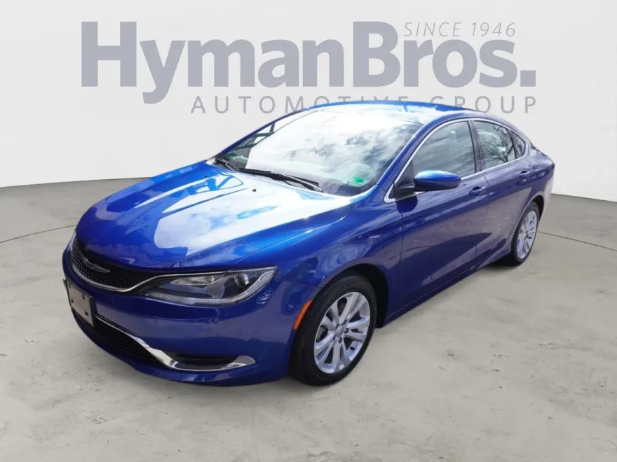 2016 Chrysler 200 Limited photo 1