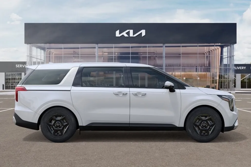 2025 Kia Carnival LXS photo 1