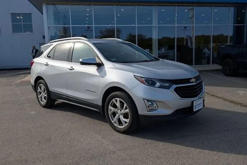 2019 Chevrolet Equinox LT photo 1