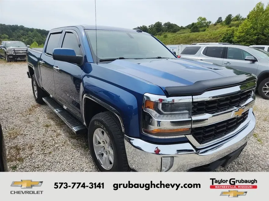 2017 Chevrolet Silverado 1500 LT photo 1