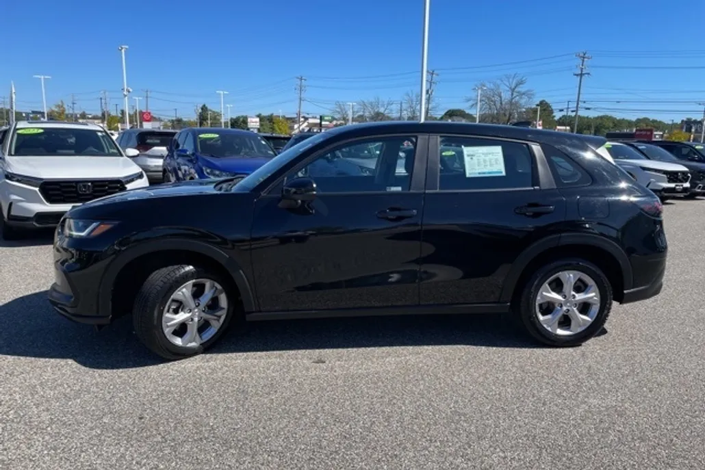 2023 Honda HR-V LX photo 1