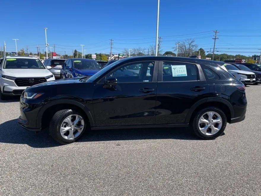 2023 Honda HR-V LX photo 1